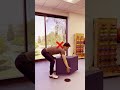 How to properly lift big and heavy objects to spare your back. #liftsafely #saveyourback #howto