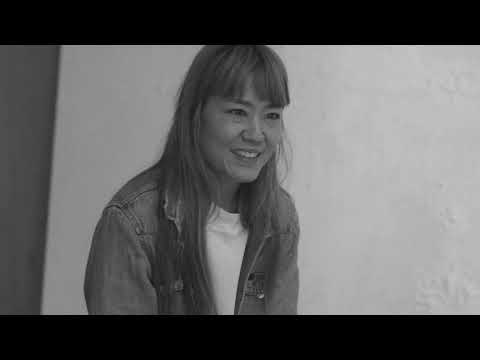 Vicki Lee presents . [period]