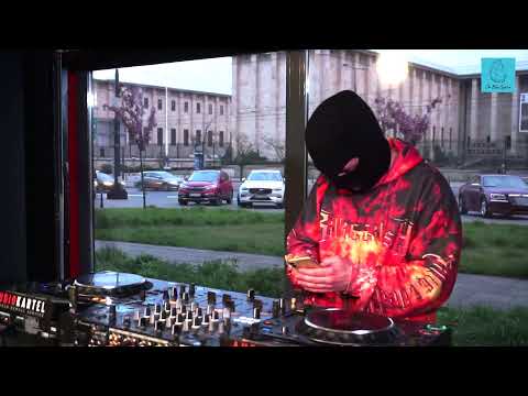 The Blue Oyster: DJ SUCHY / 05.05 / 19 - 20