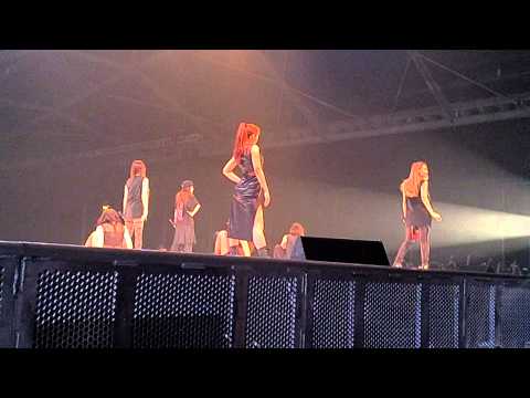 130622 2NE1 Talk + I Am The Best @ Singapore Asia Style Collection