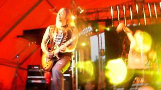 Fozzy - Live at Sonisphere 2011 - Under Blackened Skies
