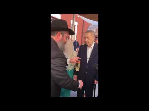 Couple Married In Kiev For 60 Years Finally Have Chupa By Rabbi Bleich