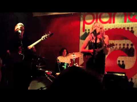 Catey Shaw - Human Contact (Live @ Pianos 2013)