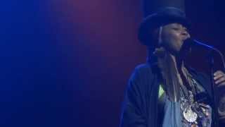 Erykah Badu &amp; The Roots Performing You Got Me