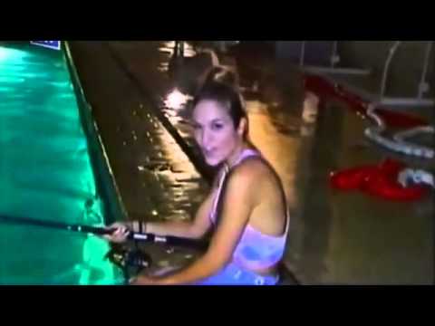 Ella B - Ajkula 196 kbps