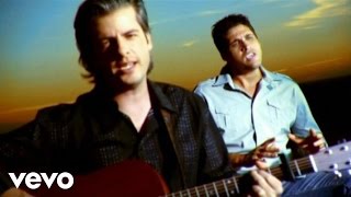 Victor &amp; Leo - Nada es Normal (Nada Normal (Sitio version of video)))