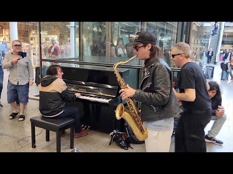 Benny Hill Theme ( Yakety Sax )