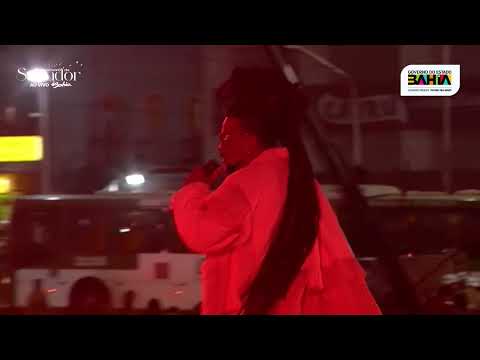 Carlinhos Brown canta 'Ashansu' no Aniversário de Salvador