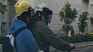 右轉提前靠右關門也不行？直接被正義哥敲車教訓一波（開聲音）（車號：NTN-1680）