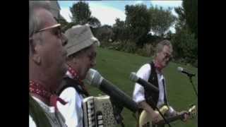 The Wurzels  'Don't Look Back In Anger' OFFICIAL video!