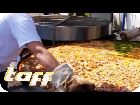 NEW RECORD! The world's largest delivery pizza comes from Germany | taff | ProSieben
