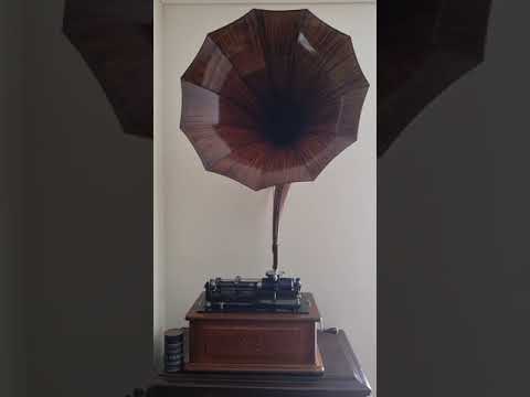 Edison Triumph Phonograph playing Spring of Love Blue Amberol cylinder record 2473