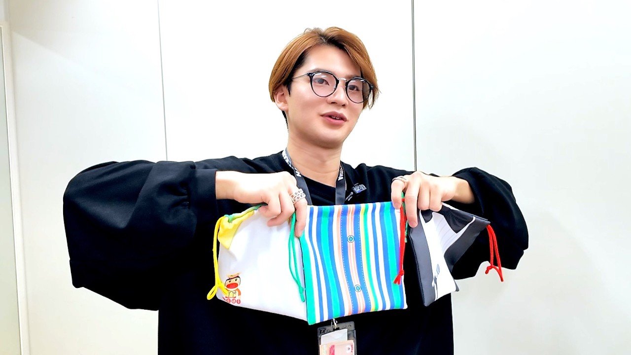 秋山歌謡祭の編集中、推しのグッズが届いた。