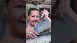 Minhas sandálias havaianas eu não corto e nem jogo fora eu colo pra aproveitar