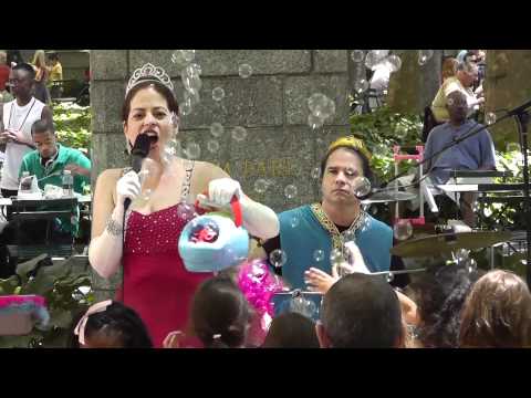 Moey's Music Party - Princess Rock Star Live in NYC (Kid's Music Video)
