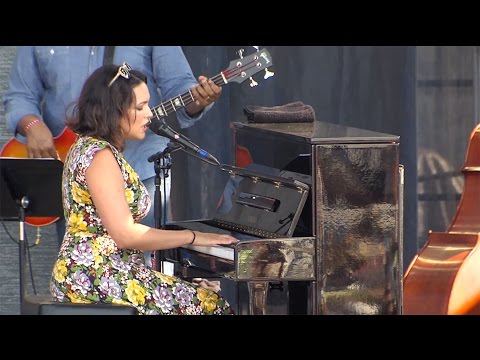 Norah Jones - Flipside (Newport Jazz Festival)
