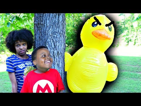 GIANT RUBBER DUCK Hide and Seek! - Shiloh and Shasha - Onyx Kids