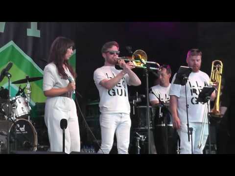 Band Pres Llareggub Brass Band - Lisa Jên - Cant a Mil - Eisteddfod 2016