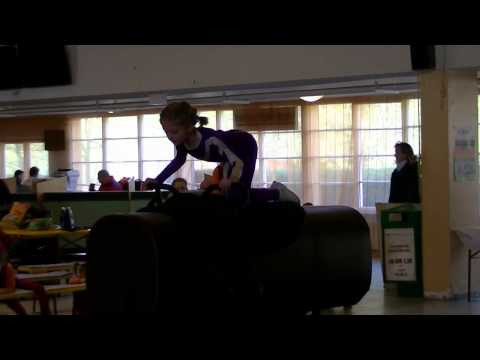 Alina und Xenia - Holzpferd - Whisky 9.4.2011