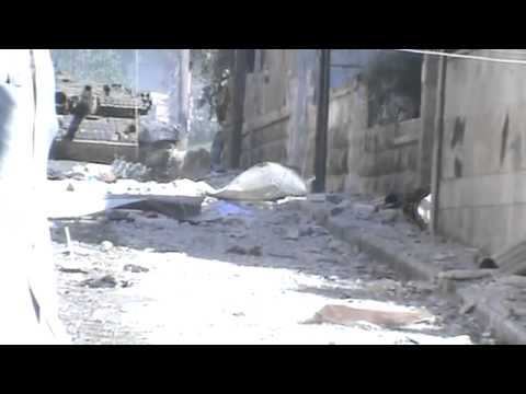 رصد احدى دبابات النظام في حي الإذاعة في مدينة حلب