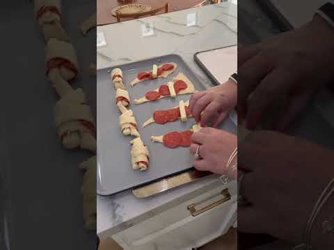 How to Make 3 Ingredient Pizza Crescent Rolls - Easy Snack Recipe