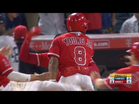 NYY@LAA: Young hits walk-off single off Heller