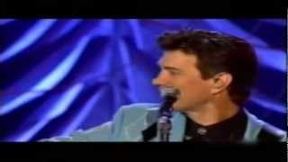 Chris Isaak - Solitary Man (Live)