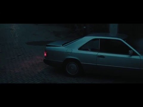 Esti Kornél - Egyedül (hivatalos videoklip)