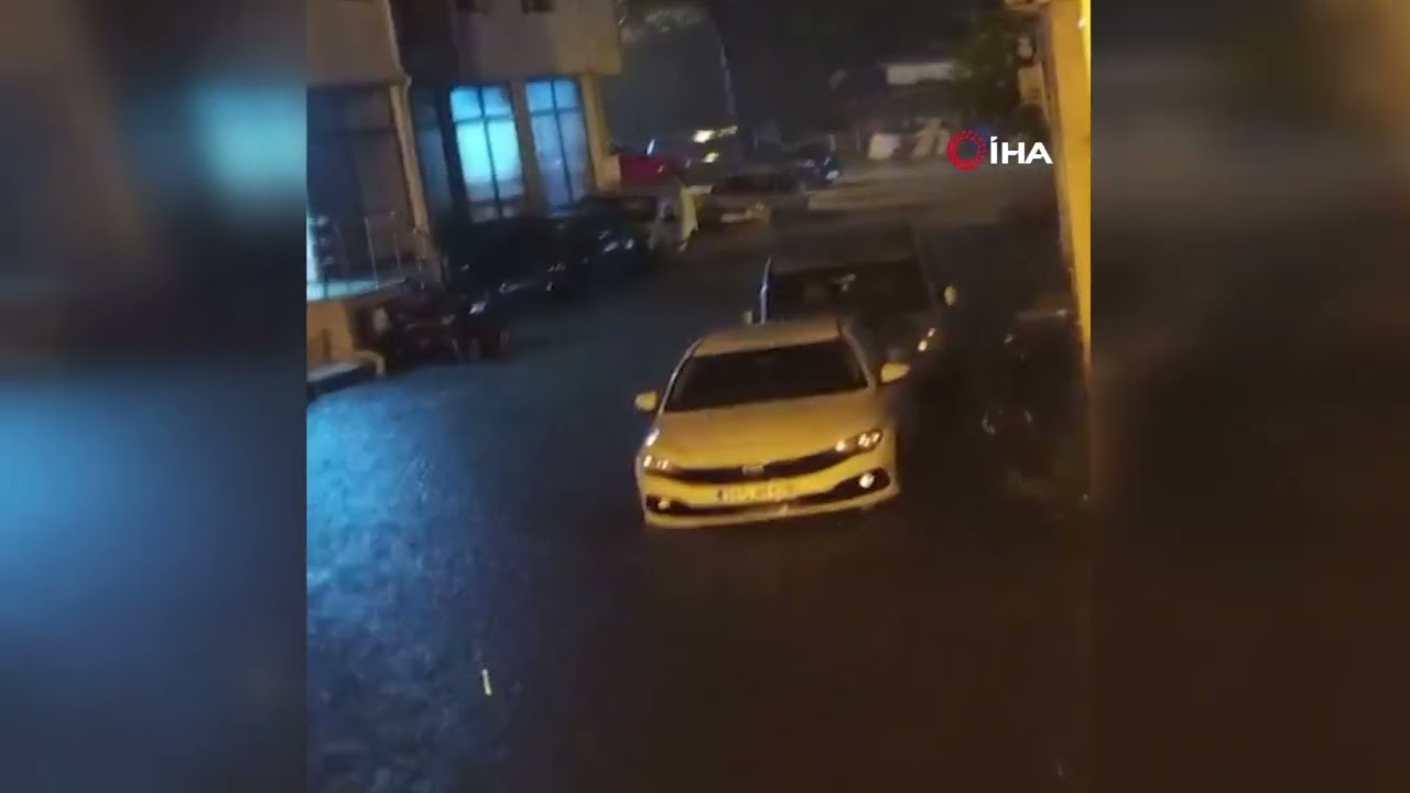 Kuvvetli sağanak ilçede su baskınlarına sebep oldu