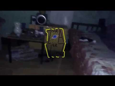 Deksz Zurrano - Szobában