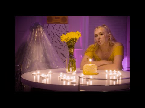 download lagu mp3 mp4 Bennett Music, download lagu Bennett Music gratis, unduh video klip Bennett Music