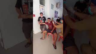 Download lagu Viral...Pria ini takut disuntik vaksin | ekspresinya lucu sekali mp3