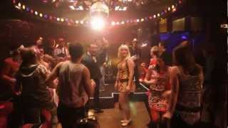 DISCOPLAGUYS - Les Hopla Guys (Clip officiel) avec sous-titres en français