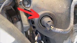 Variable Camshaft Timing Solenoids (VCT) Ford Escape 3.0L 2008-2012 Location and Replacement