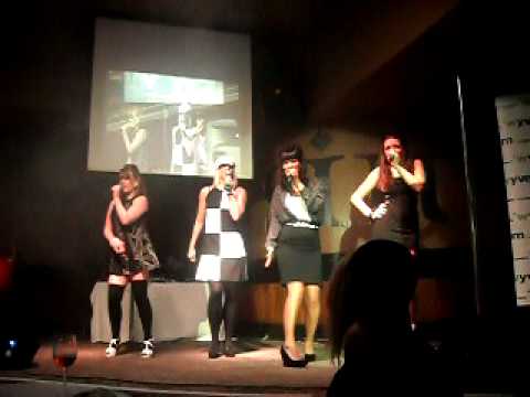 Text factor 2011 Proud Mary Cover elements