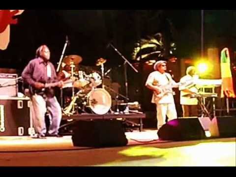 Michael Black and The Jah Guide Band M Casino Live.wmv