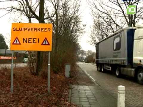 Bord tegen sluipverkeer Halsteren in gebruik