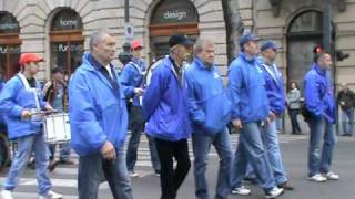 Fegyveres és rendvédelmi demonstráció április 16-án