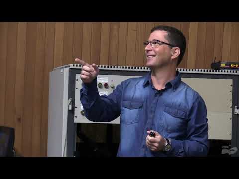 32º CBM - Palestra de Divulgação -  Aventuras com Triângulos e Bilhares