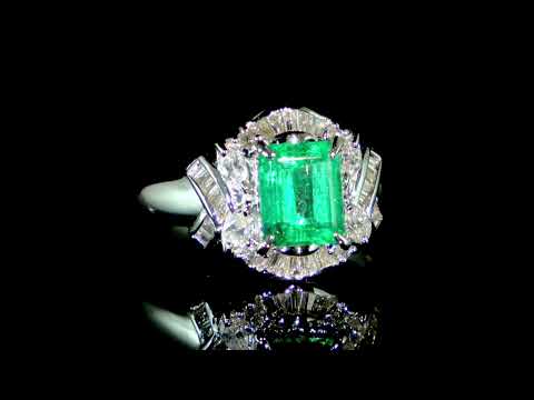 Lady's Platinum 1.23ct Emerald and Diamond Ring