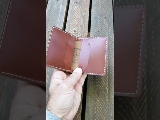 Vídeo relacionado con PocketGear Controlador de Juego Retro de Edad de Oro Clásico 8-bit Billetera/Cartera Bi-Fold Bolsillo para Monedas & Tarjetero, Negro