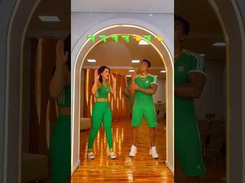 Quantas vezes minha roupa mudou de cor? 😎✨ @ApolloSant #entretenimento #tutorial #trend #viral