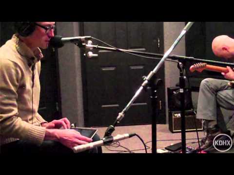 Trashcan Sinatras "Oranges and Apples" Live at KDHX March 24, 2011 (HD)