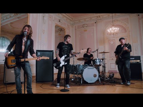 THE NEW ROSES - My Kinda Crazy (Official Video) | Napalm Records