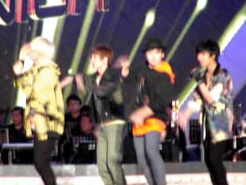 [Sungmin(KyuMin) focus] 110806 Super Junior KBS Open Concert - Mr.Simple