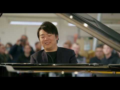 Live from the factory floor – Lang Lang for 171st birthday at Steinway & Sons Hamburg