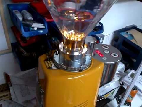 Spinning WTF  Mazzer Robur E Electronic Coffee Grinder 1 off streetcoffee.co.uk