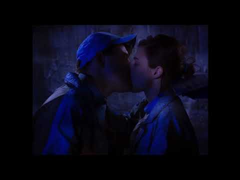 Трейлер Тіснота