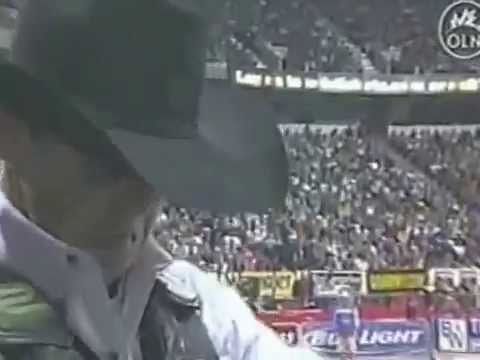 Michael Gaffney vs Little Yellow Jacket   04 PBR Finals 93 75 pts rodeo