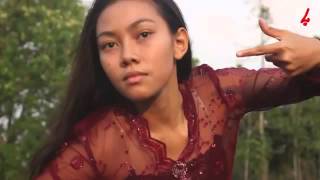 Download lagu Den Basito - Sang Penari mp3